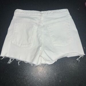 NWOT UNIVERSAL THREAD BRIGHT WHITE STRETCH DENIM SHORTS RAW HEM SZ 8/29